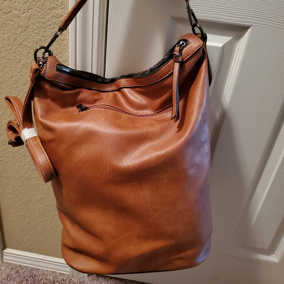 Sam & Hadley - Picture 1 of 2